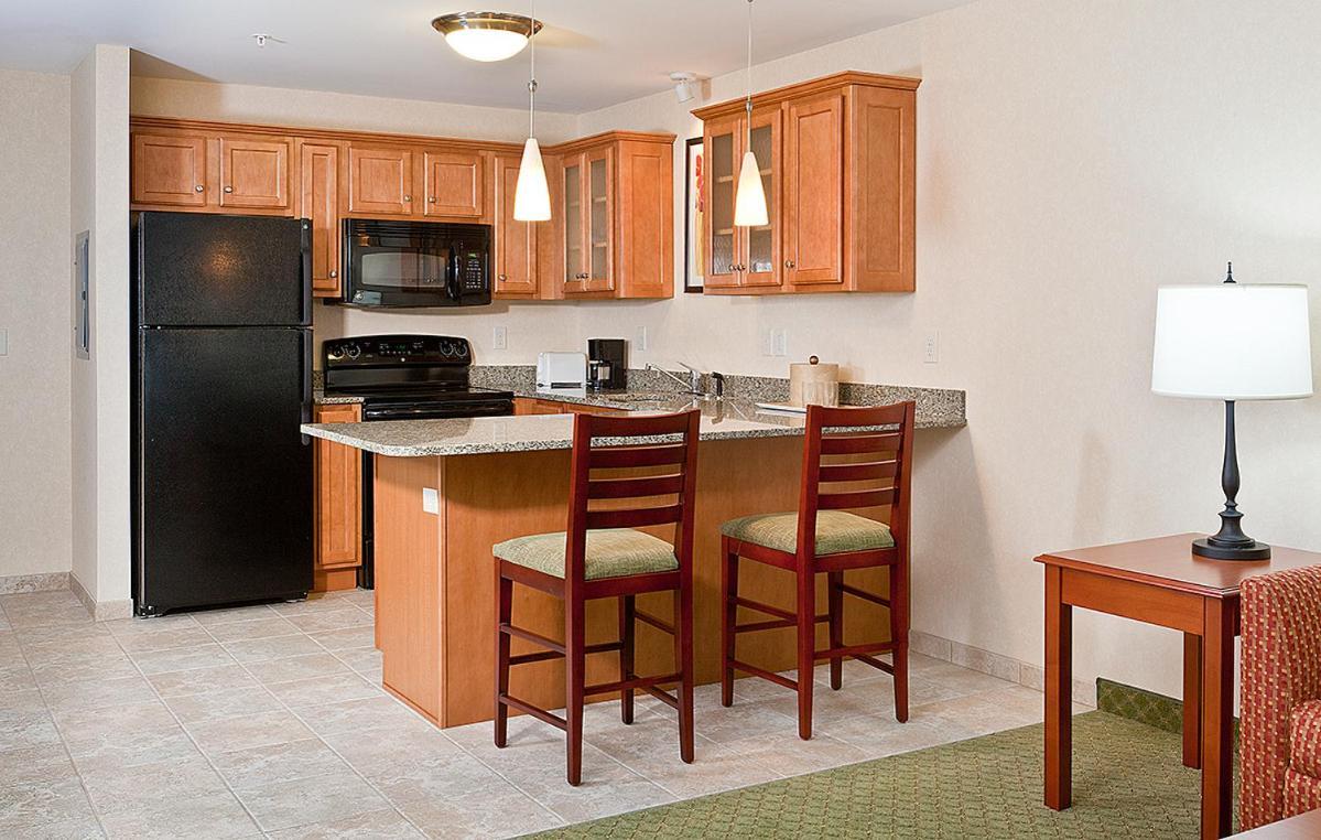 White River Inn & Suites White River Junction Exteriör bild