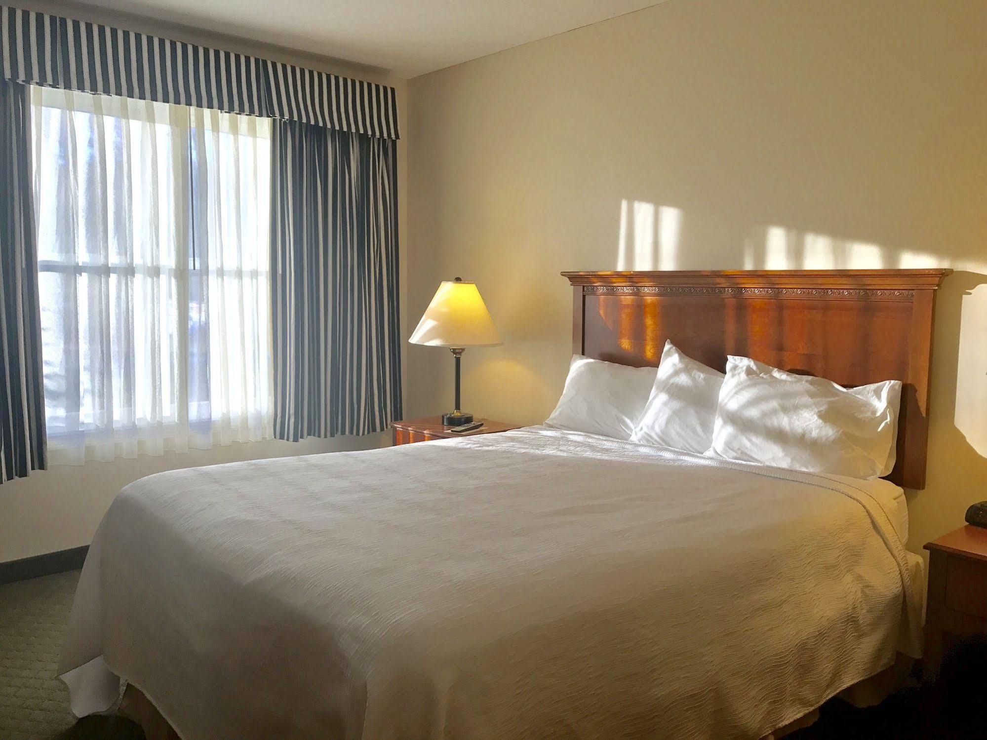 White River Inn & Suites White River Junction Exteriör bild