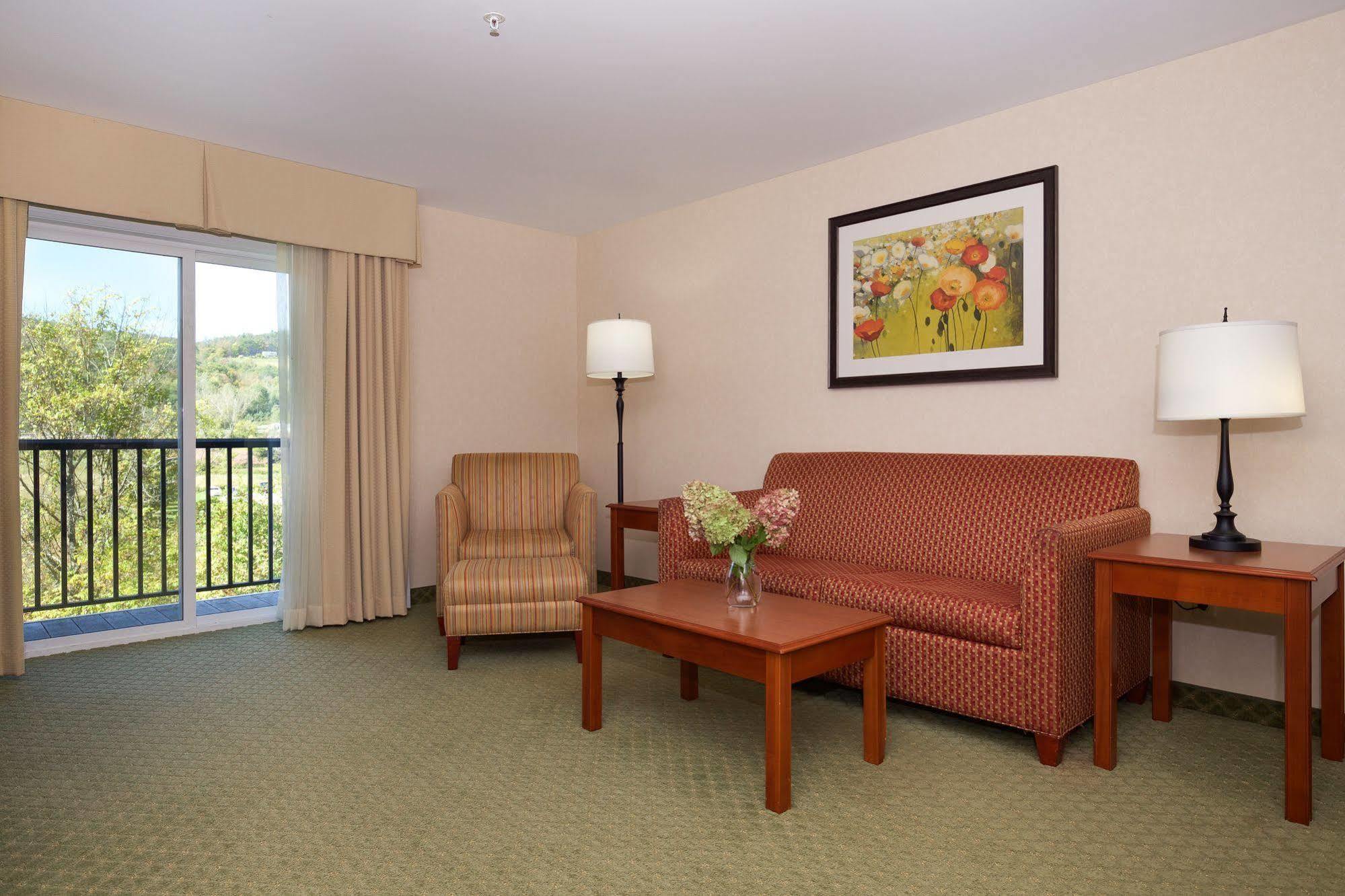 White River Inn & Suites White River Junction Exteriör bild