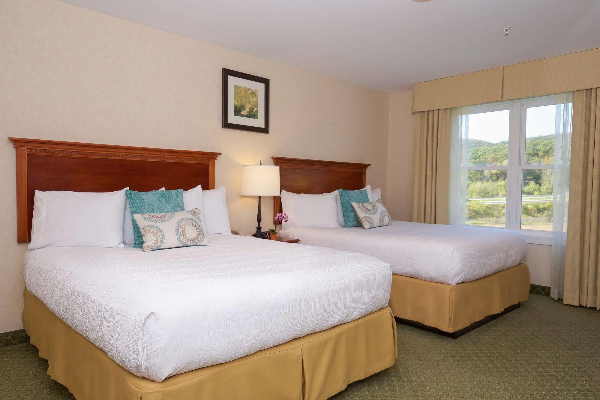 White River Inn & Suites White River Junction Exteriör bild