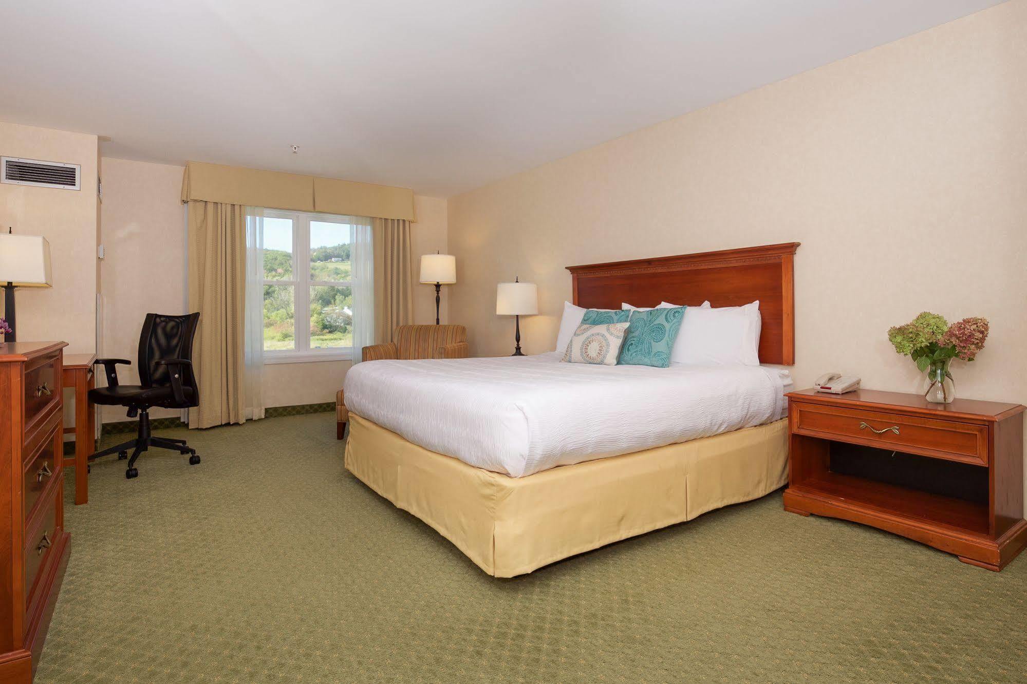 White River Inn & Suites White River Junction Exteriör bild